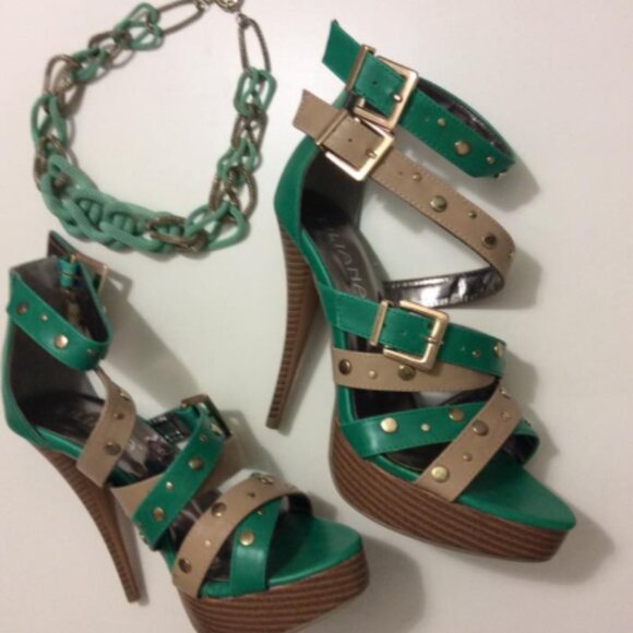 Sandals - Picture 3 of 3